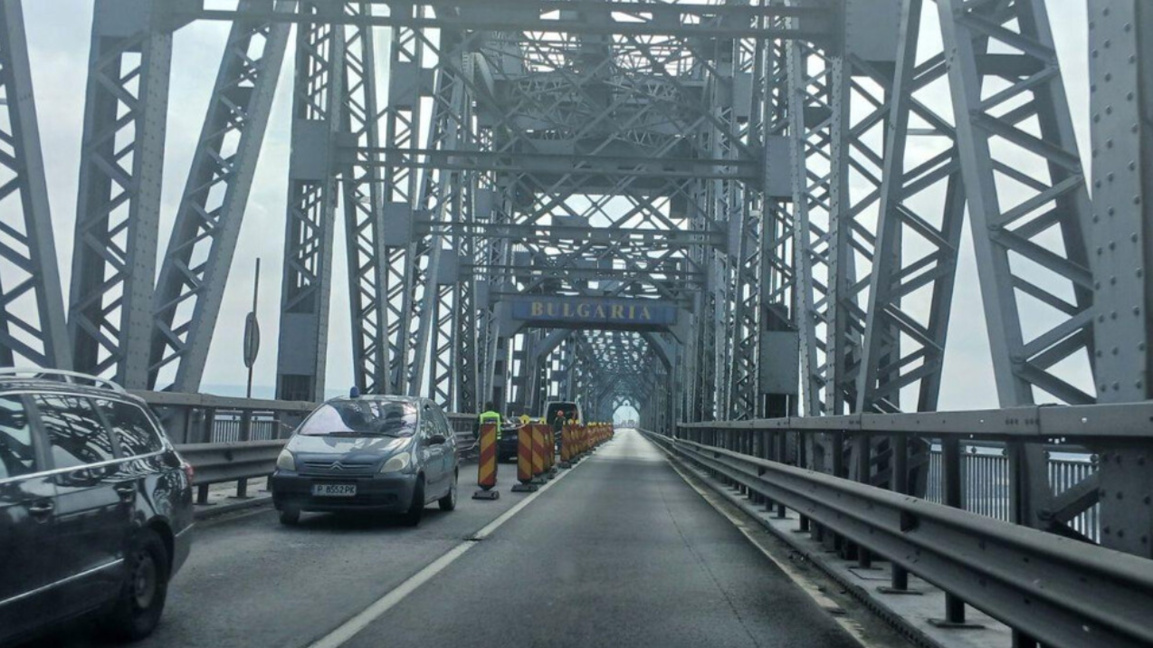Κυκλοφορία διπλής κατεύθυνσης στη Γέφυρα του Δούναβη στο Ρούσε για τις γιορτές 