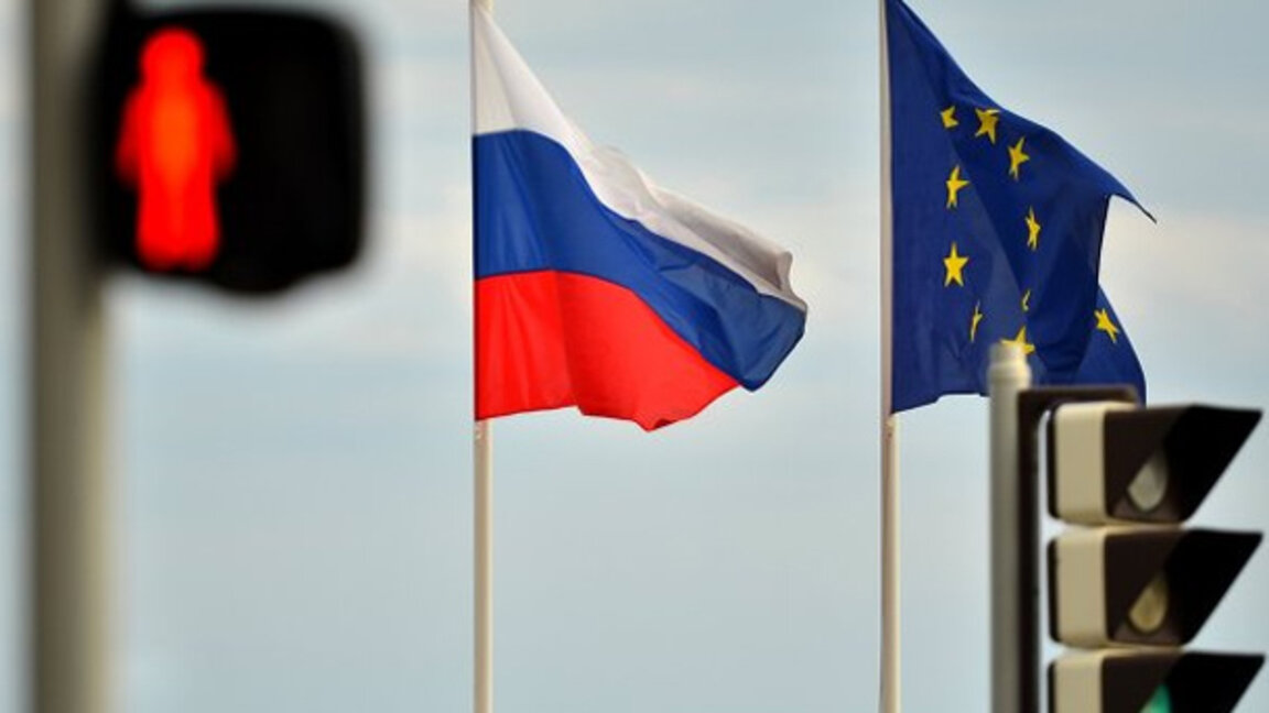 ЕС и Русия: между санкциите и употребата на Sputnik V в Европа