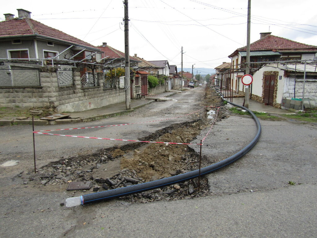 Роми от махалата в Смолян оставиха на "сухо" абонати на ВиК