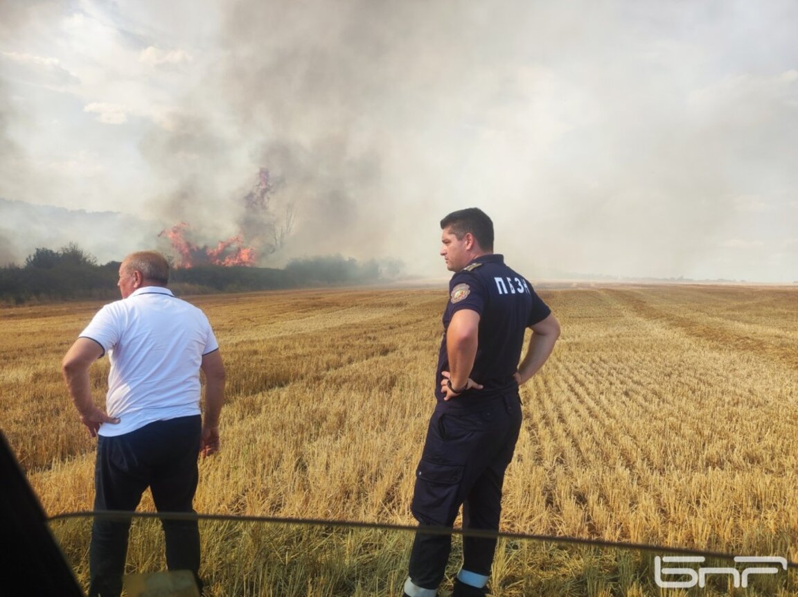 Потушен е пожарът в близост до село Стефан Караджово /ОБНОВЕНА/
