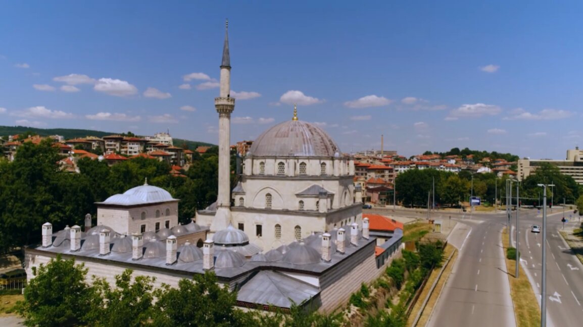 Eski ihtişamına kavuşan Şerif Halil Paşa Camii ve külliyesi göz kamaştırıyor