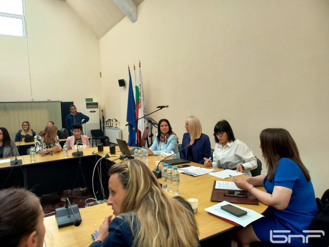 Децата в риск и превенцията на младежката престъпност на фокус в ЮЗУ