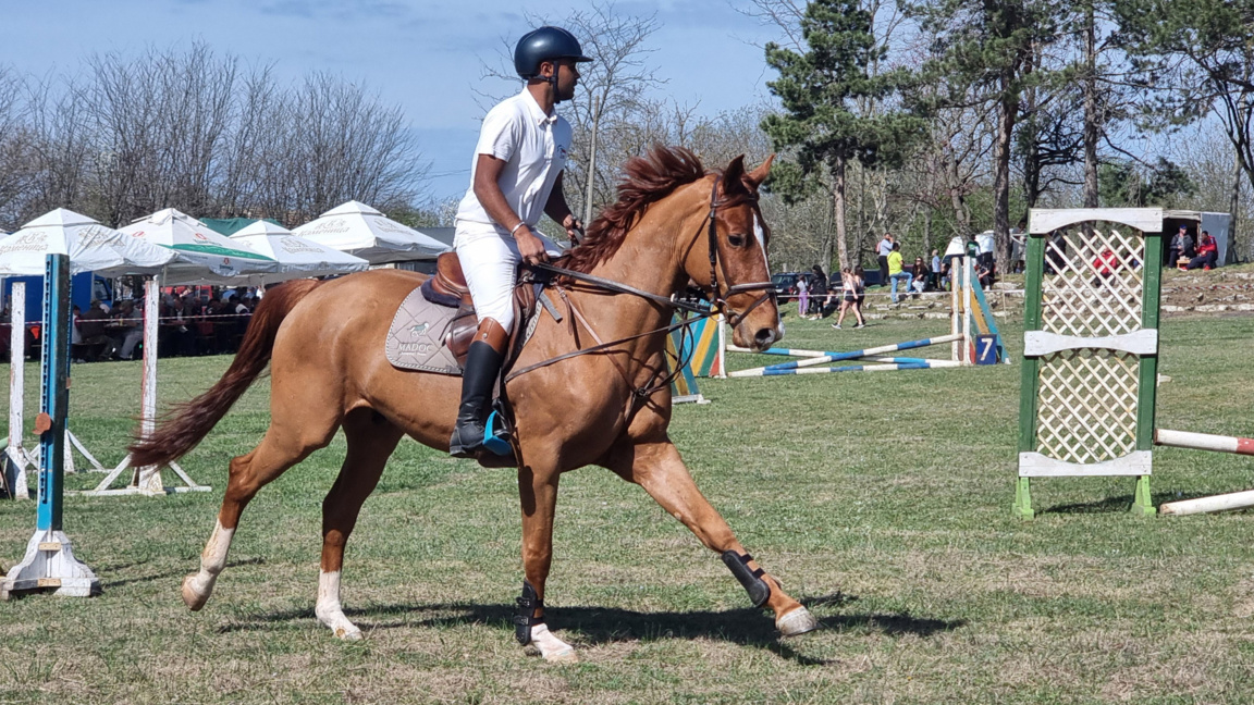 Hayredin’de atlı spor heyecanı