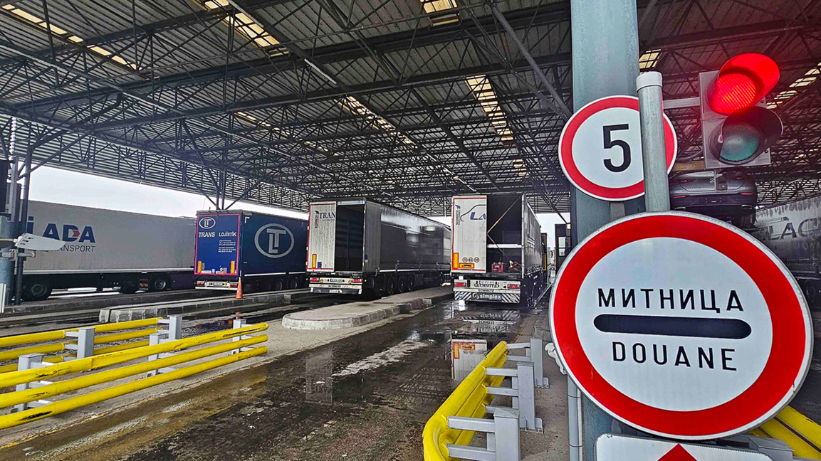Truck traffic towards Türkiye is intense