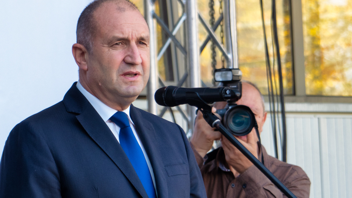 Румен Радев предупреждава за последиците от прибързаното влизане в еврозоната