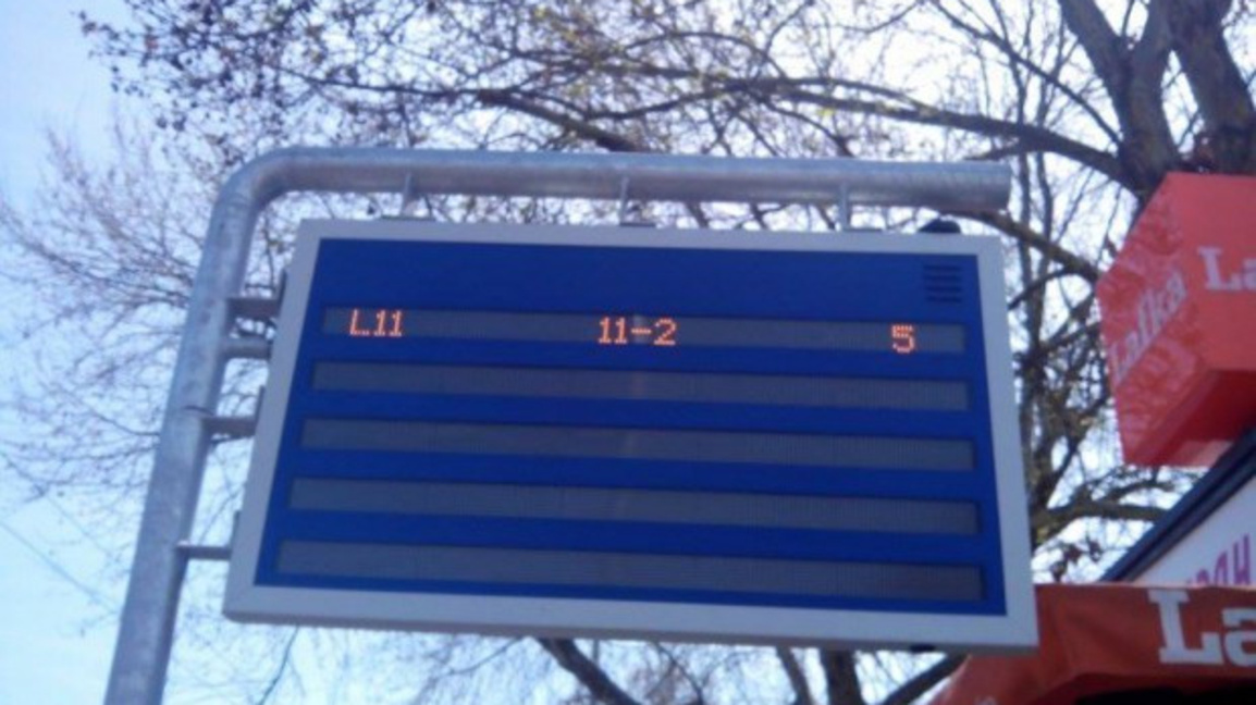 Започват тестови настройки на електронните табла по спирките в Пловдив