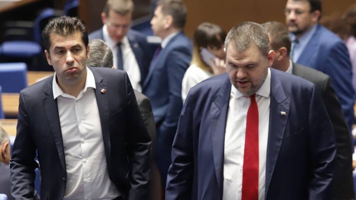 "ПП- ДБ" и ДПС са лидери сред българите в чужбина