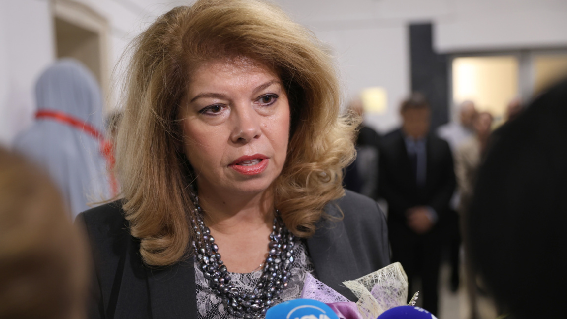 La présidente Yotova va examiner l'état des forces armées