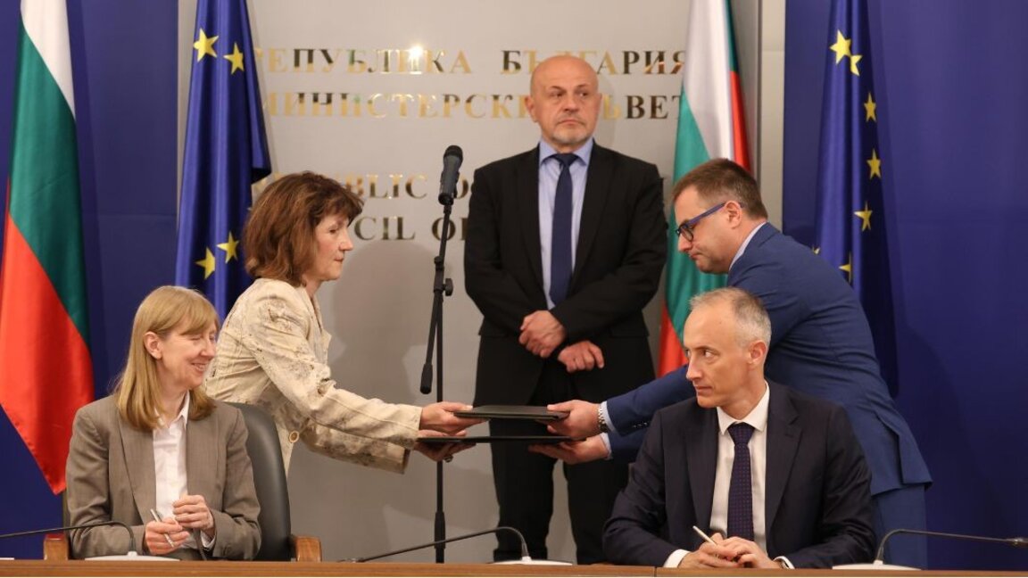 Две споразумения със Световната банка ще насърчават образованието и предприятията в Северна България