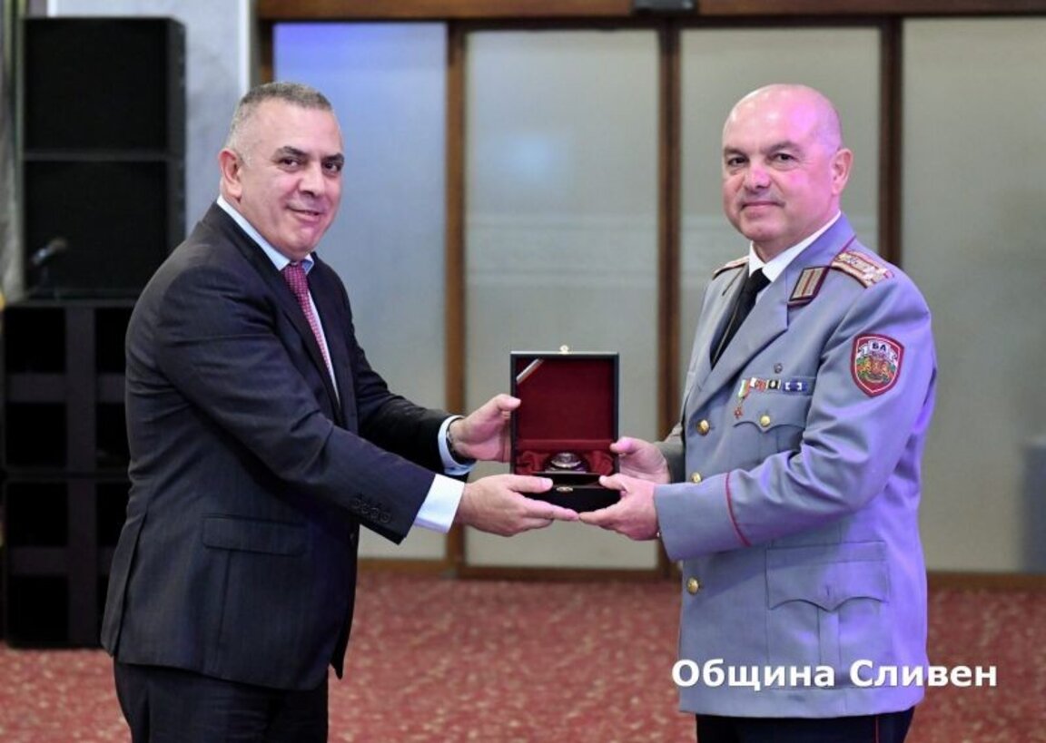 Бившият началник на Военна болница Сливен е тазгодишният носител на награда „Милосърдие"