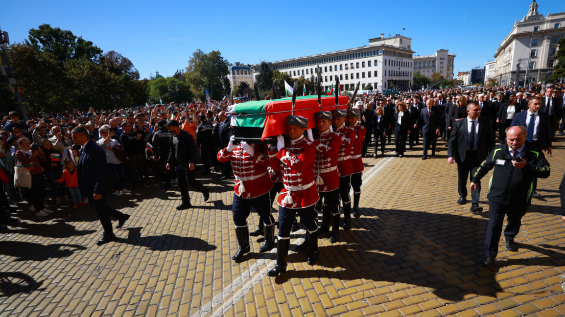 Thousands welcome the remains of Tsar Samuil in Sofia