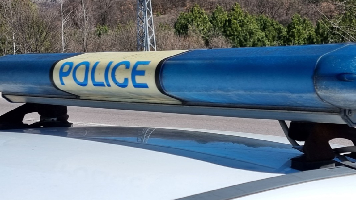 Тетрадки с имена и плик с пари иззети при акция срещу купения вот в Кюстендилско