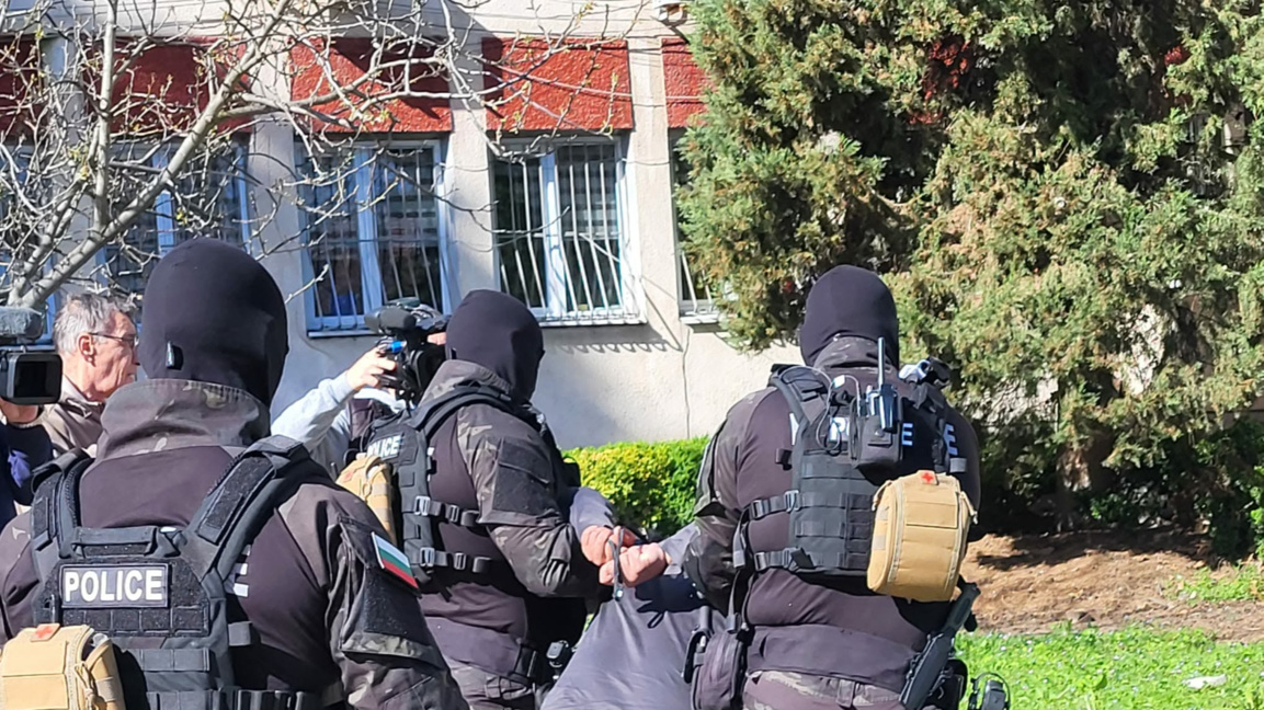 Арестуваха мъж в Харманли за купуване на гласове