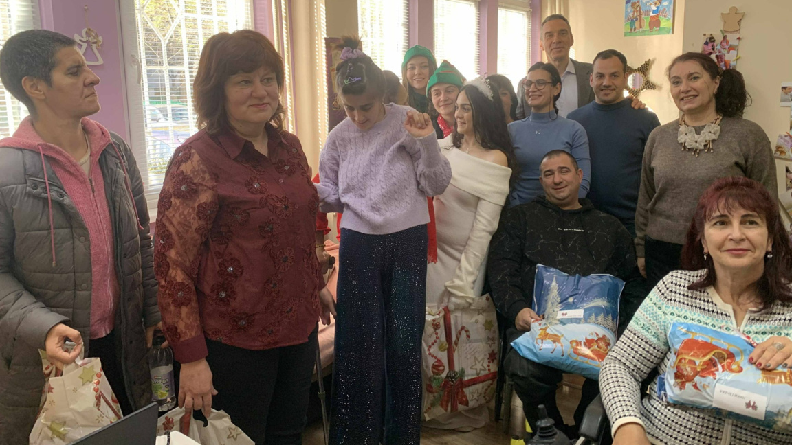 Сдружение "Социален център Бургас" - 14 години с грижа за хора с увреждания 