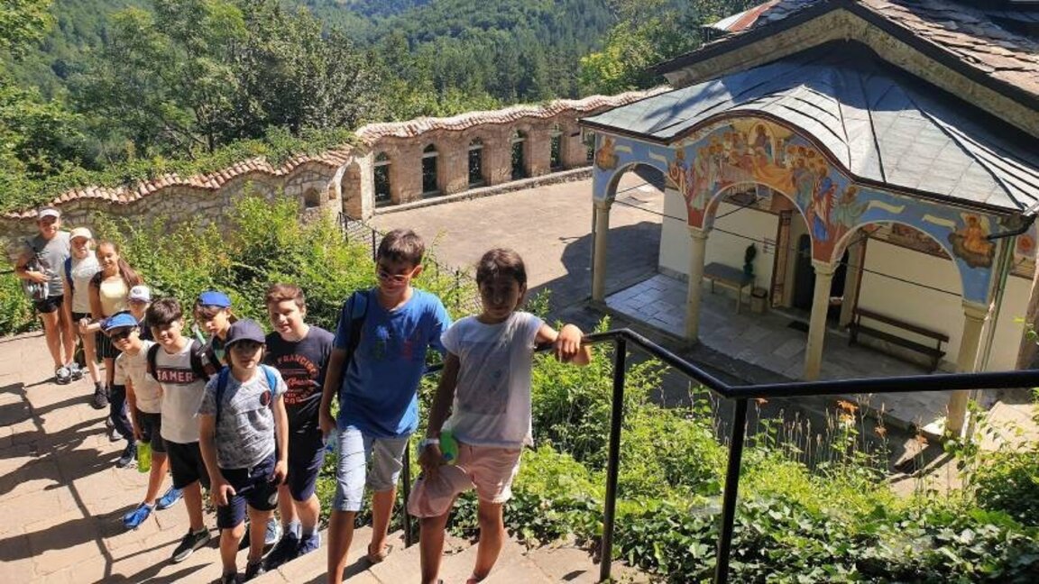 „Моје бугарско лето“ упознаје децу из дијаспоре с бугарском културом