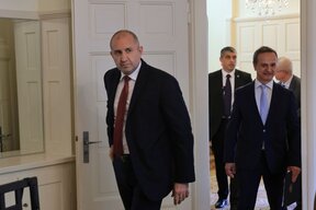 Радев от Швейцария: Важно е да се говори не само за оръжие, но и за мир