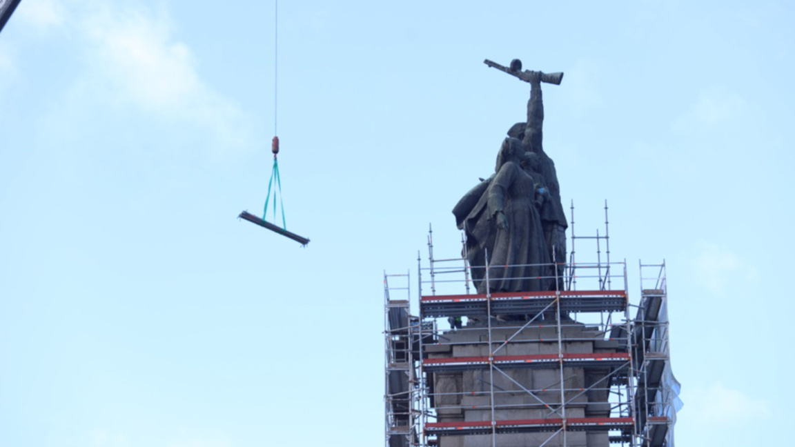 Демонтиране на Паметника на съветската армия
