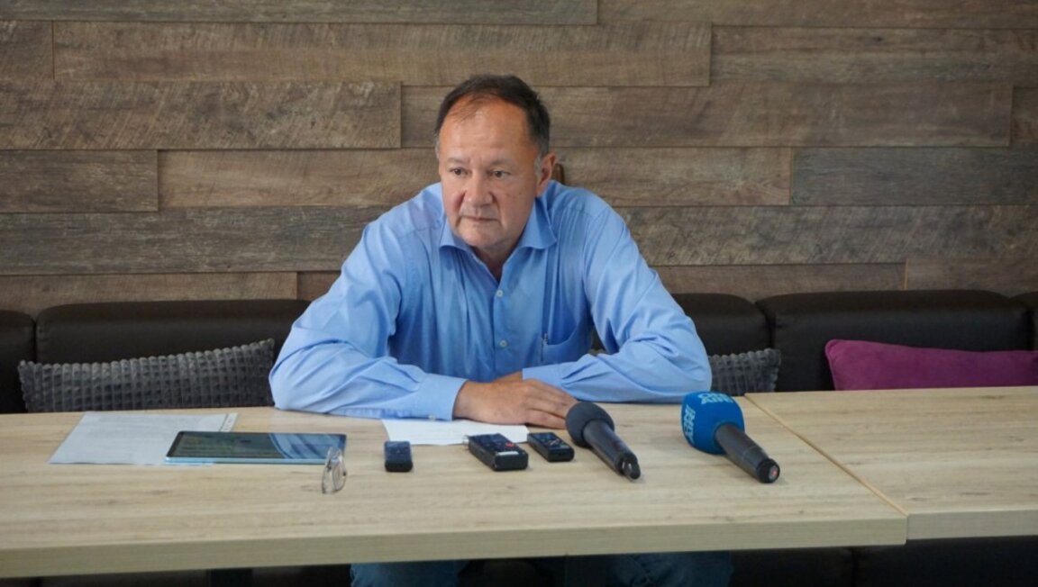 Михаил Миков