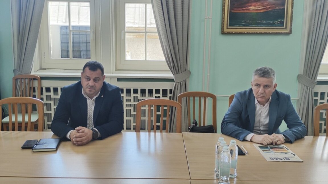 Областният управител Владимир Крумов поиска достъп до системите за сателитно наблюдение на морето и предоставяне на данни за морската повърхност