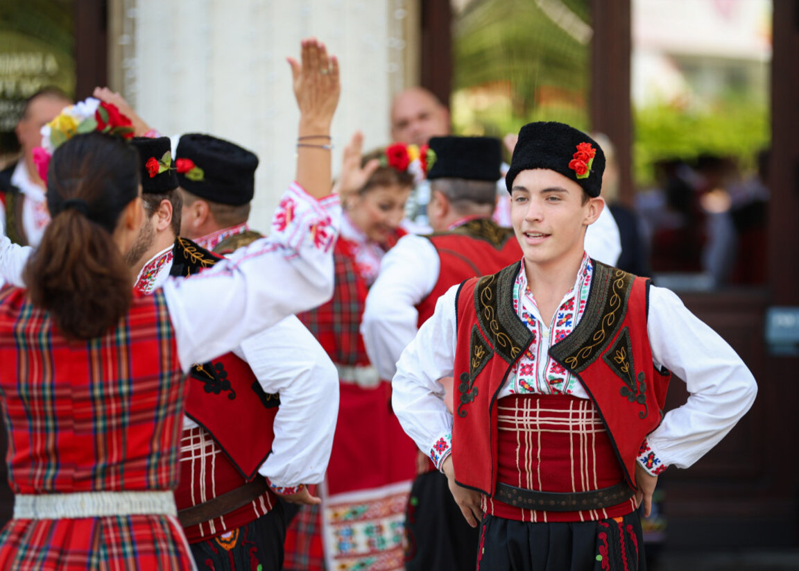 Фольклорные ансамбли, повара и ремесленники из Болгарии, Сербии и Греции на фестивале в Созополе