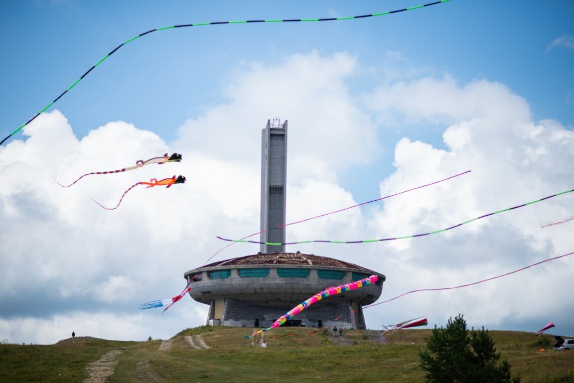 Cultura, historia y amor por la naturaleza se encuentran en Buzludzha
