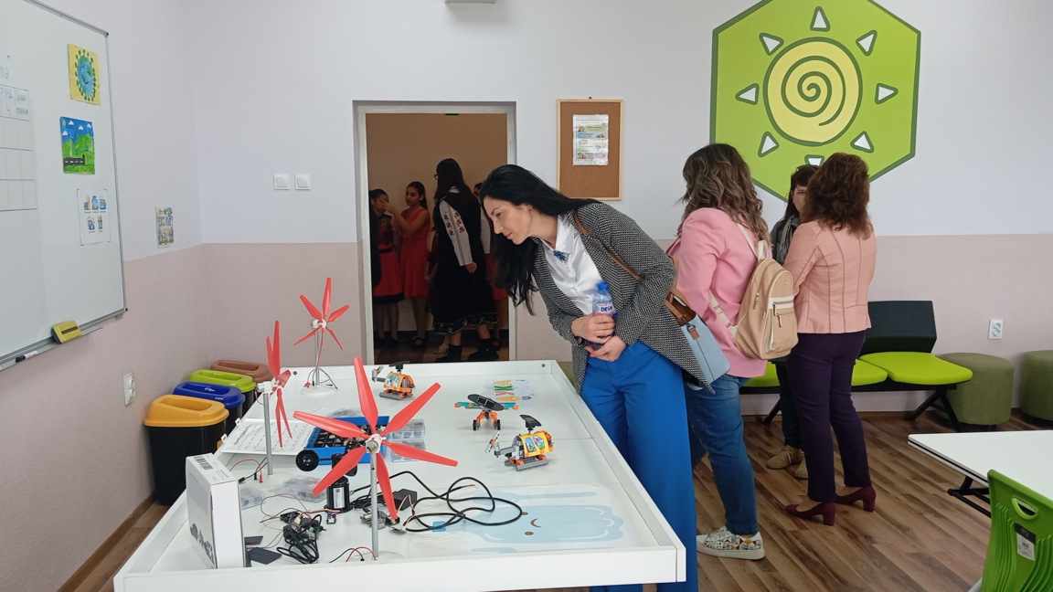 Още едно училище в Монтана откри модерен STEM център