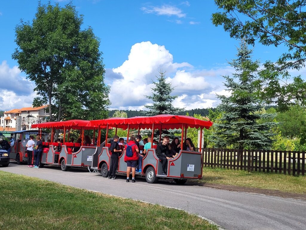 Атракционното туристическо влакче в Самоков отново работи