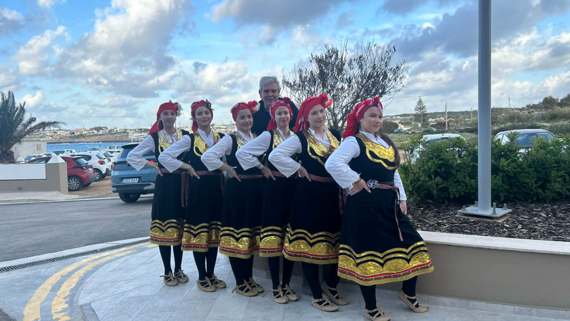 Децата от танцов ансамбъл "Иглика" - Царево с награди от престижен фестивал