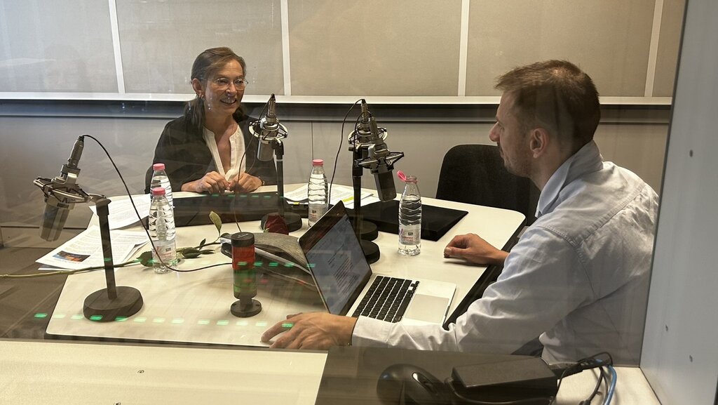 Irene Maria Plank im Studio von Radio Bulgarien