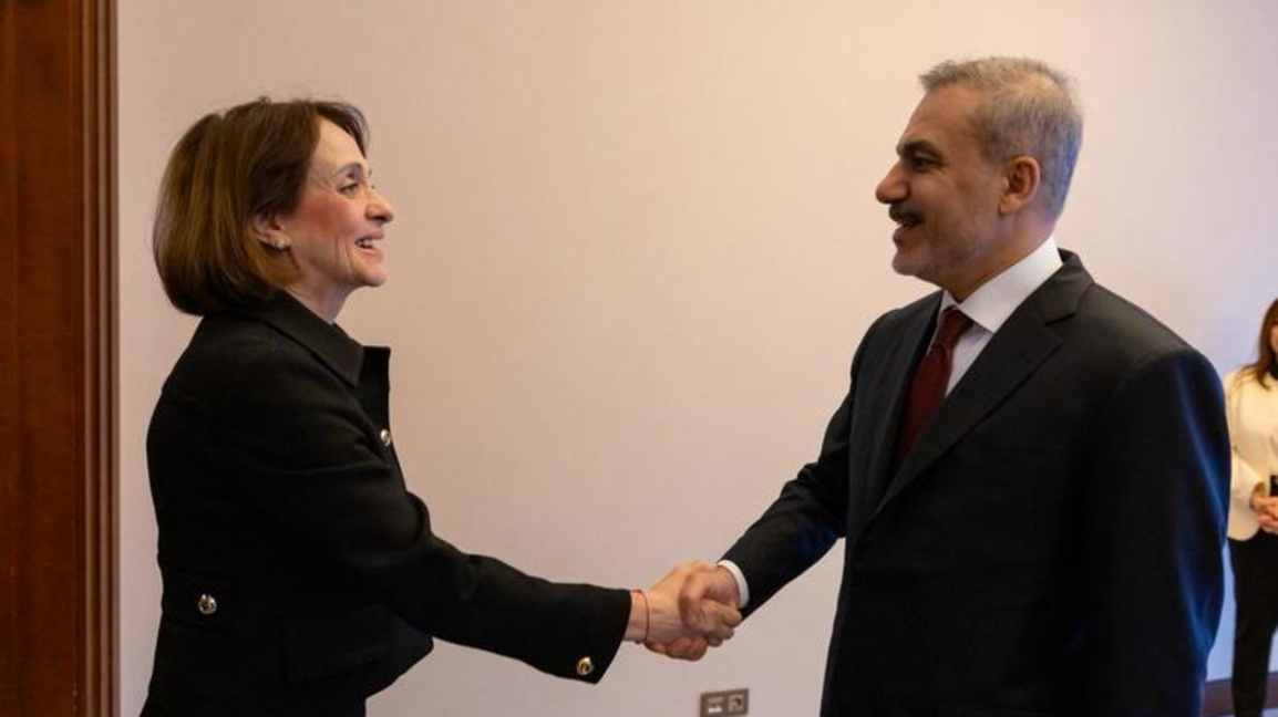 Министрите на външните работи на България Надежда Нейнски и на Турция Хакан Фидан