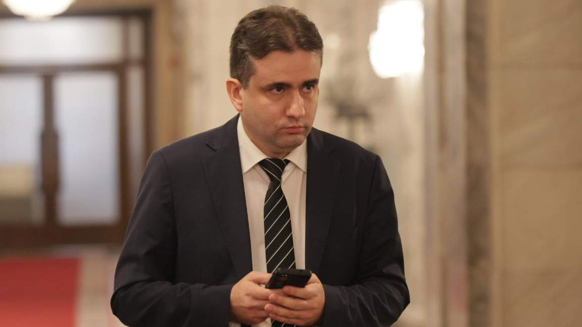 Божидар Божанов