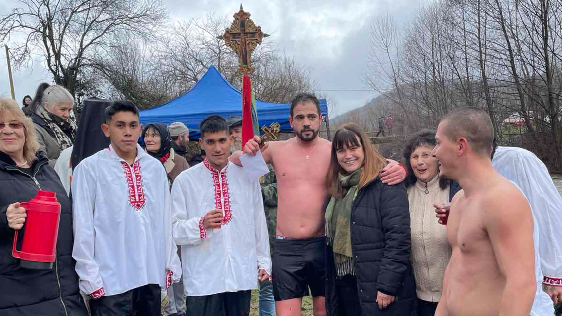 Марио Руменов спаси кръста в Георги Дамяново