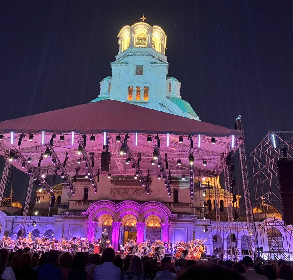 Prima e operës Sonja Jonçeva do të ndajë skenën me José Carreras dhe Plácido Domingo në zemër të Sofjes sonte
