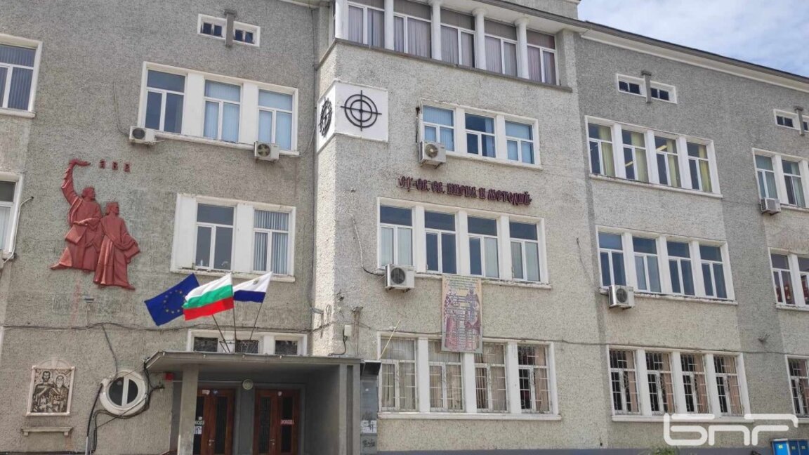 Да се намалят ли дните за отсъствие на ученици по домашни причини?