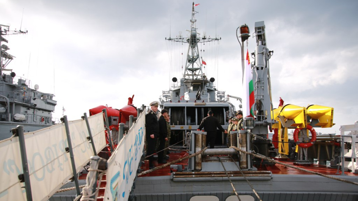 Базовият миночистач "Прибой" отплава за мисия в Черно море