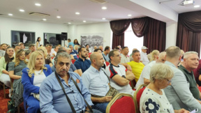 Депутатите обсъждат Закона за държавния служител на извънредно заседание