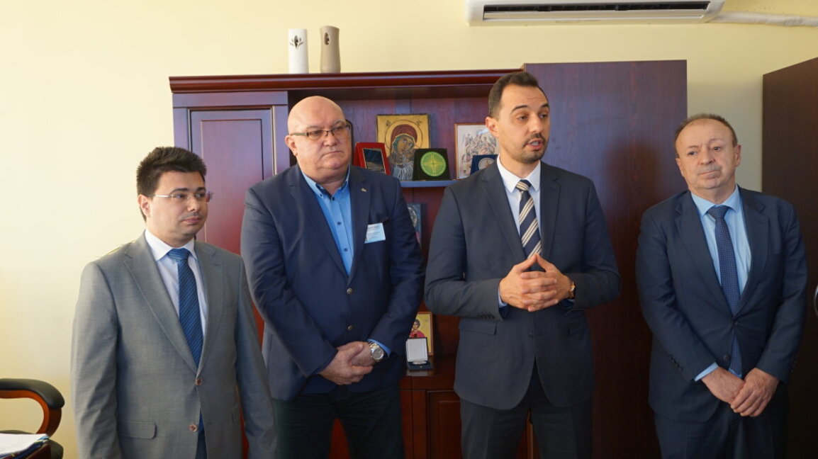 Ministrul Economiei și Industriei, Bogdan Bogdanov (al doilea din dreapta), vizitează Vidin.