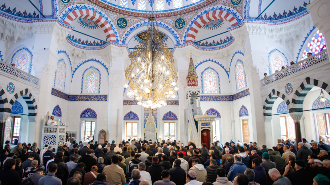 Cuma öğleden sonra