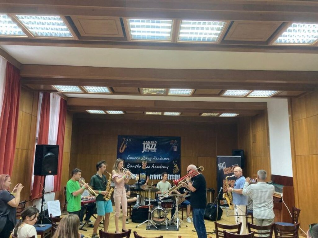 Джазът е една култура и любовта ни към него е крилата