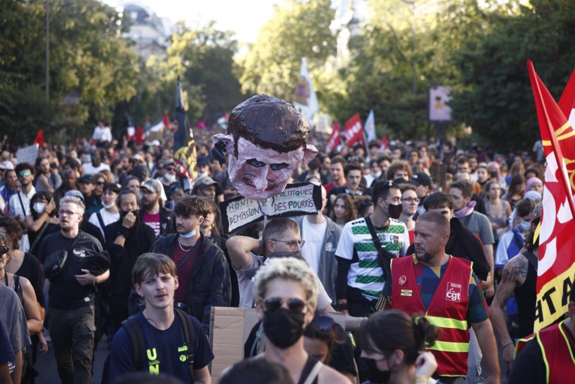 Протестът срещу мерките за строги икономии в предстоящия бюджет в Париж, Франция, 18 септември 2025 г.