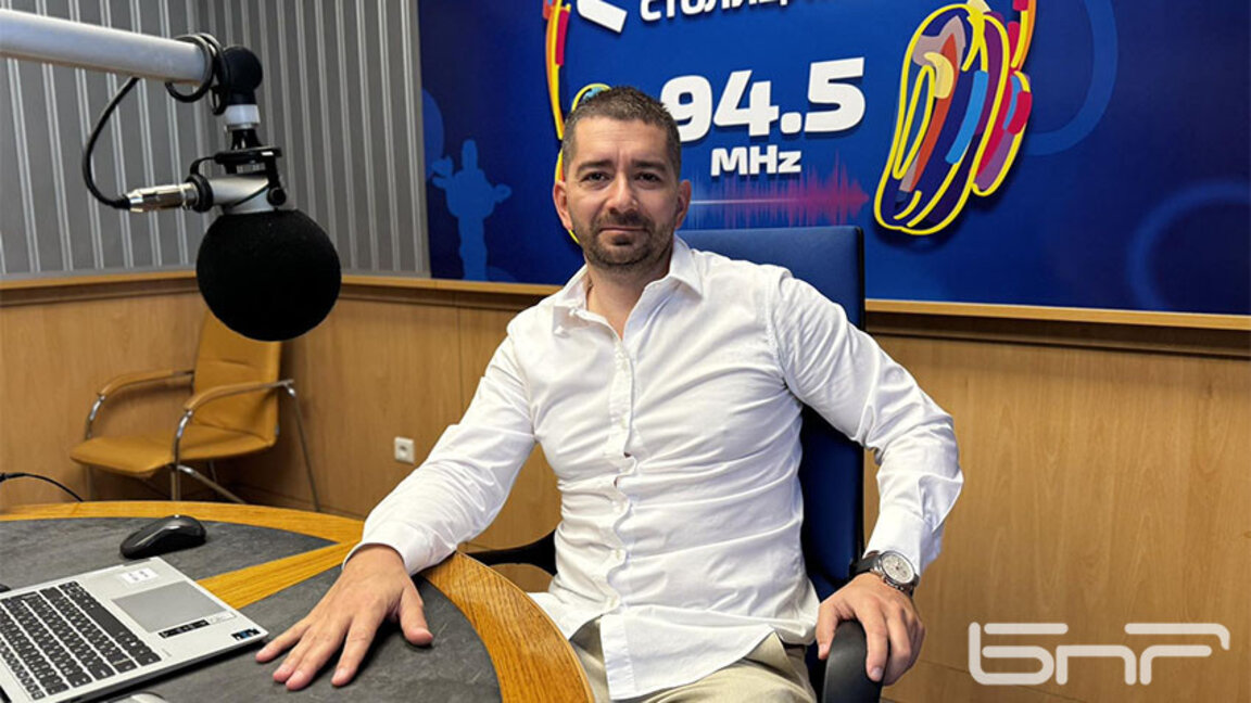 Слави Василев: Ключът към промяната в България се държи от ръцете на президента