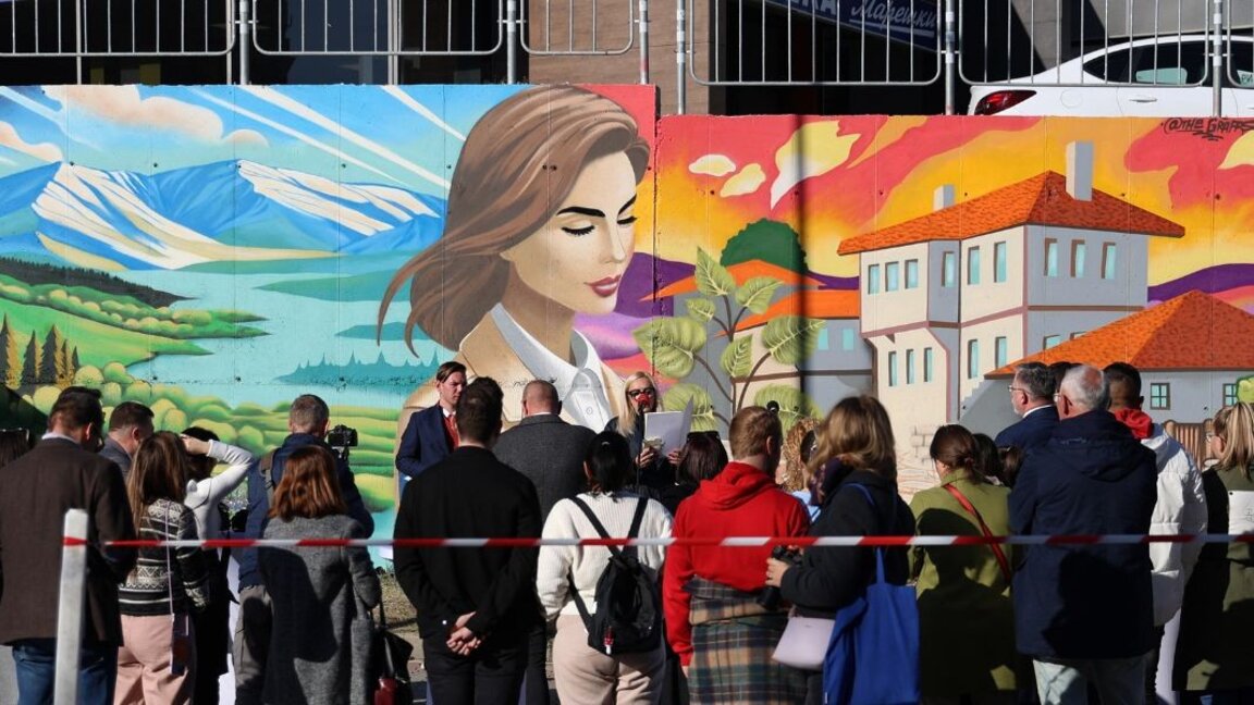 A graffiti mural created in connection with the 20th anniversary of Bulgaria's NATO membership was unveiled in Blagoevgrad