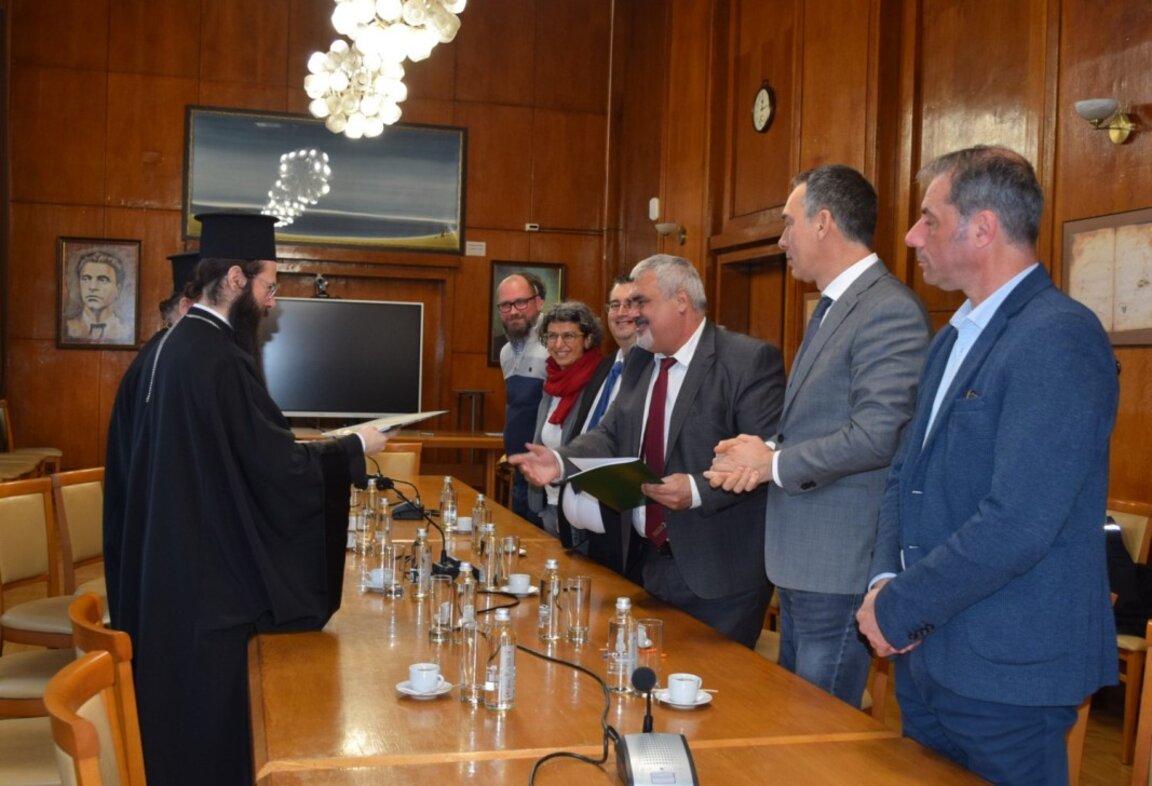 The signing of the contract between the Sliven Diocese and Electra Trans Global for the land on which the large-scale complex will be built