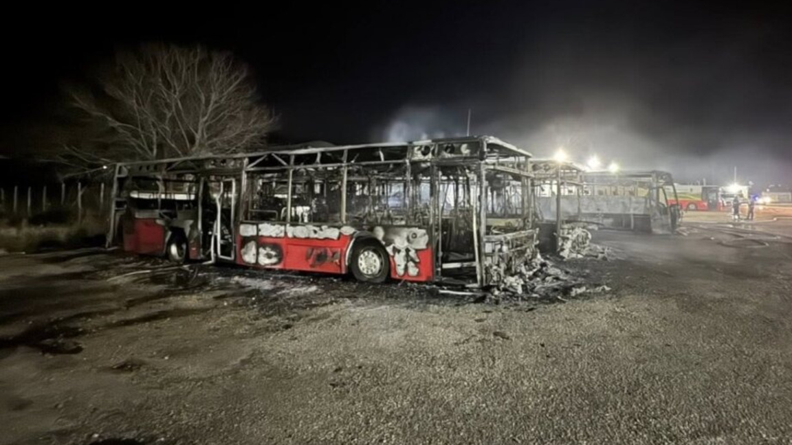 Нов пожар на служебен паркинг в Костинброд, изгорели са три автобуса