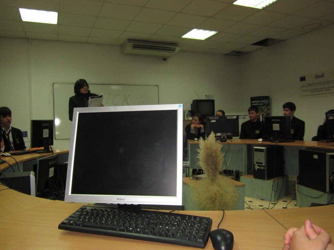 Обучават учители как да работят с изкуствен интелект