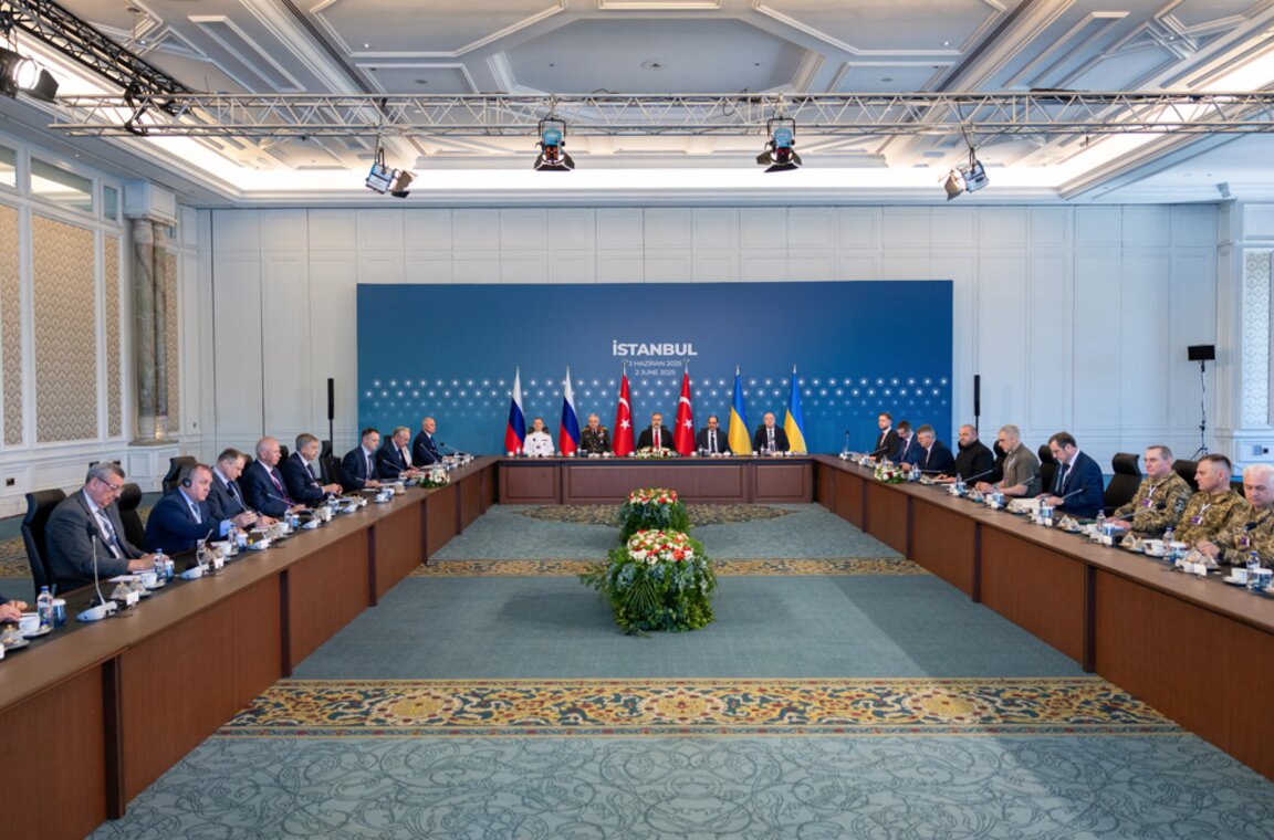 Руски и украински представители започнаха втория кръг на директни мирни преговори в Истанбул