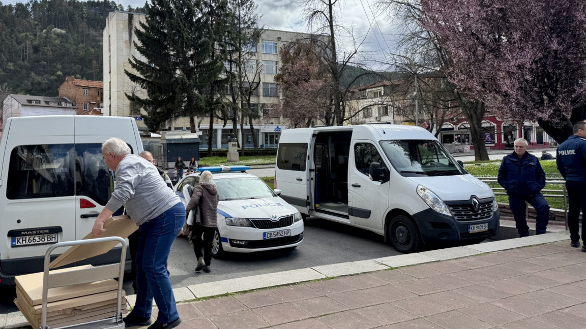 Общините в Кюстендилско получиха материалите за вота