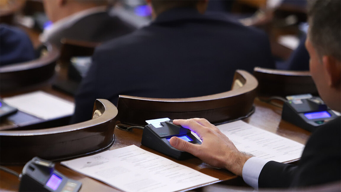 Hausse de l'impôt sur le bénéfice des grosses sociétés...