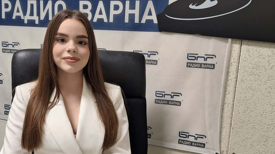 Елена Томова