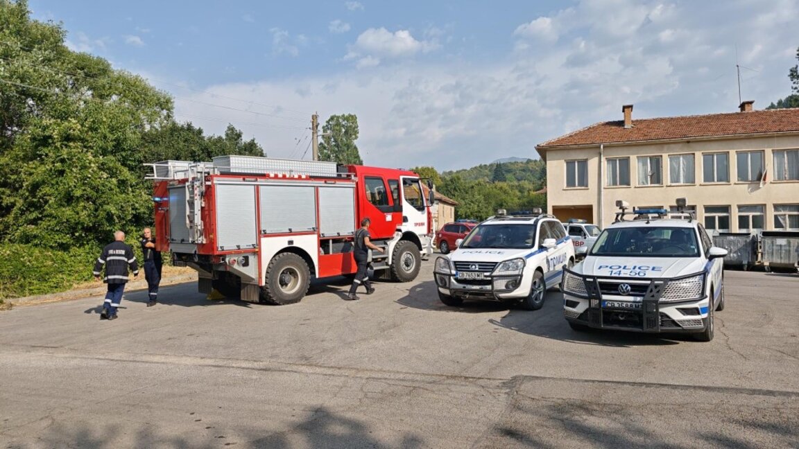 Пожарникарите се отправят към горящите райони в Трънско - 27.07.2025 г.
